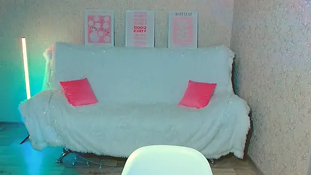 Snapshot of SiennaMia chatting on June 4, 3:51 pm SiennaMia online show from June 4, 3:51 pm