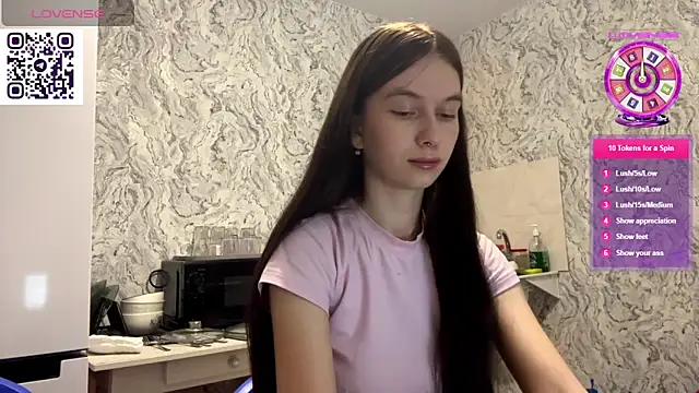 Snapshot of HinaDesire chatting on May 29, 9:57 pm HinaDesire online show from May 29, 9:57 pm