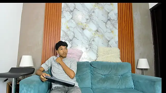 Snapshot of BOUL_GUYS chatting on June 25, 1:16 am BOUL GUYS online show from June 25, 1:16 am