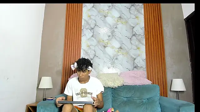 Snapshot of BOUL_GUYS chatting on July 1, 1:07 am BOUL GUYS online show from July 1, 1:07 am