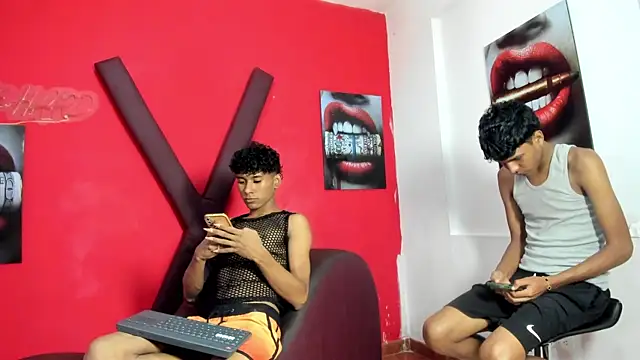 Snapshot of BOUL_GUYS chatting on July 12, 8:22 pm BOUL GUYS online show from July 12, 8:22 pm