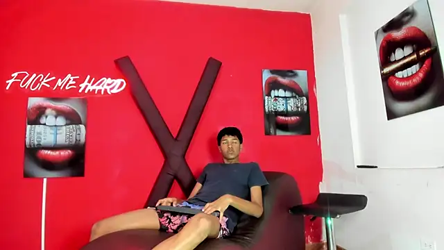 Snapshot of BOUL_GUYS chatting on July 28, 7:39 pm BOUL GUYS online show from July 28, 7:39 pm