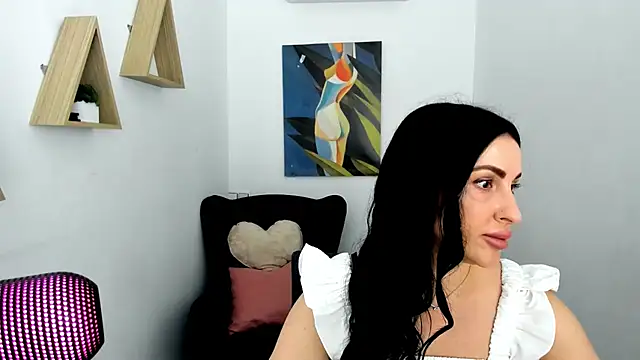 HoneyBlossome online show from May 21, 4:30 am