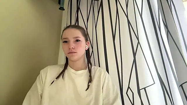 Snapshot of Kate_Wingurielle chatting on May 11, 9:26 am Kate Wingurielle online show from May 11, 9:26 am