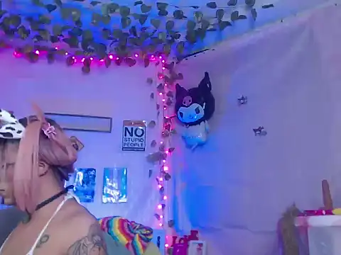 Snapshot of Nikol_Twink02 chatting on June 14, 8:38 am Nikol Twink02 online show from June 14, 8:38 am