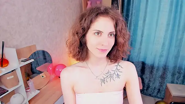 Snapshot of Kimasichka chatting on June 20, 5:10 am Kimasichka online show from June 20, 5:10 am
