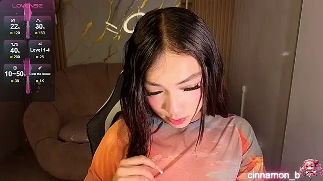 Snapshot of Cinnamon_b chatting on June 20, 1:03 pm Cinnamon b online show from June 20, 1:03 pm