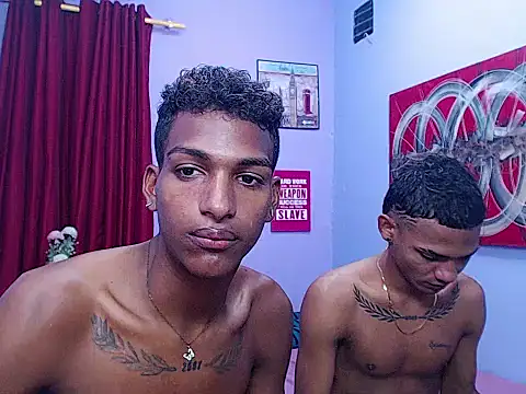 Snapshot of black_twinks chatting on May 12, 4:31 am black twinks online show from May 12, 4:31 am