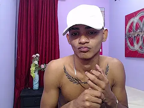 Snapshot of black_twinks chatting on May 13, 4:10 am black twinks online show from May 13, 4:10 am