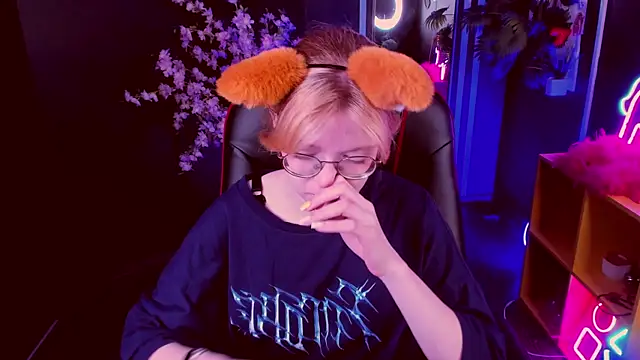 Snapshot of FoxxyyPolly chatting on June 11, 5:38 am FoxxyyPolly online show from June 11, 5:38 am
