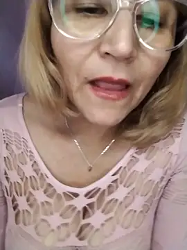 Snapshot of vitaminafranccesca chatting on May 12, 7:33 pm vitaminafranccesca online show from May 12, 7:33 pm