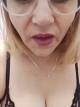 Snapshot of vitaminafranccesca chatting on June 2, 2:30 pm vitaminafranccesca online show from June 2, 2:30 pm