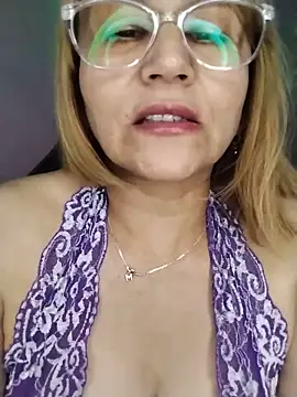 Snapshot of vitaminafranccesca chatting on June 5, 2:29 am vitaminafranccesca online show from June 5, 2:29 am