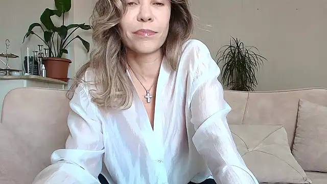 Snapshot of Gargona1 chatting on July 10, 11:02 am Gargona1 online show from July 10, 11:02 am