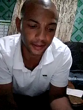 Snapshot of Camodick chatting on February 17, 4:42 am Camodick online show from February 17, 4:42 am