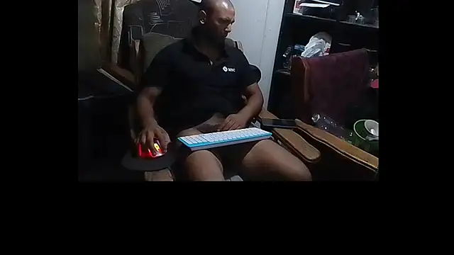 Snapshot of Camodick chatting on February 19, 11:14 pm Camodick online show from February 19, 11:14 pm