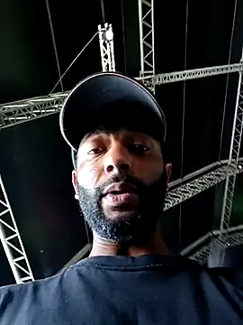 Snapshot of Camodick chatting on November 30, 9:24 am Camodick online show from November 30, 9:24 am