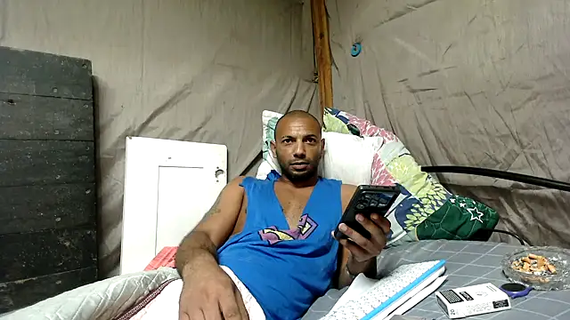 Snapshot of Camodick chatting on May 25, 11:44 pm Camodick online show from May 25, 11:44 pm