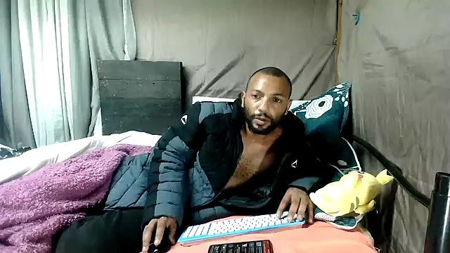 Snapshot of Camodick chatting on June 20, 12:47 am Camodick online show from June 20, 12:47 am