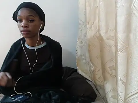 Snapshot of PetiteBarbie_05 chatting on July 4, 4:57 pm PetiteBarbie 05 online show from July 4, 4:57 pm