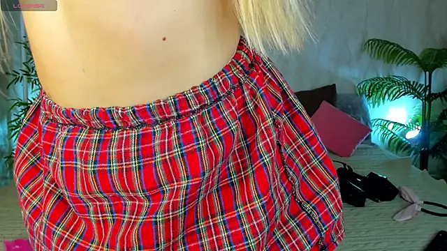 Snapshot of zabavva chatting on June 22, 9:06 am zabavva online show from June 22, 9:06 am