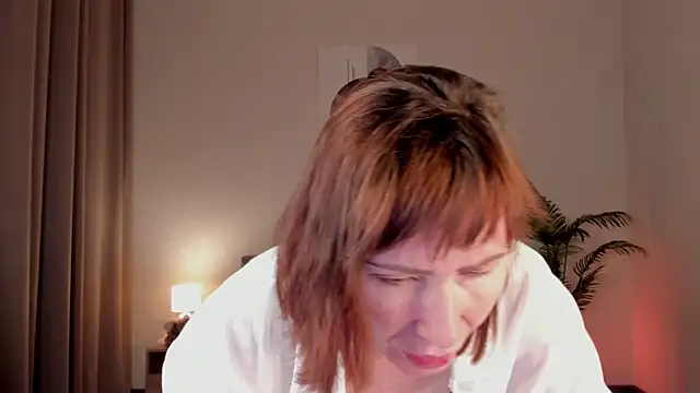 Snapshot of gracekellyyy chatting on May 12, 8:33 am gracekellyyy online show from May 12, 8:33 am