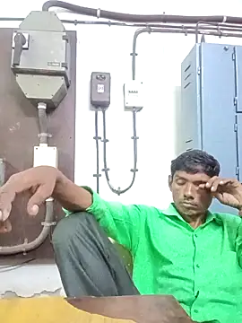 Snapshot of Hot-Parinda200 chatting on May 28, 8:00 am Hot-Parinda200 online show from May 28, 8:00 am