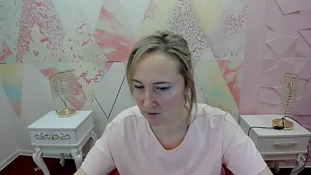 Rosemeonce online show from May 11, 1:17 pm