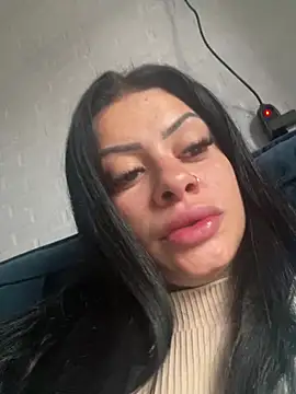 Snapshot of belababyy chatting on June 28, 1:39 pm belababyy online show from June 28, 1:39 pm