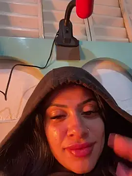 Snapshot of belababyy chatting on July 15, 11:26 am belababyy online show from July 15, 11:26 am