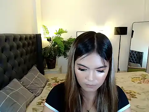 Snapshot of morenapinaygirl chatting on May 11, 8:42 am morenapinaygirl online show from May 11, 8:42 am