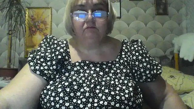 MarinaFarina53 online show from June 5, 6:57 pm
