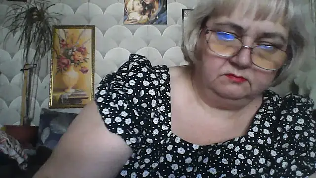 MarinaFarina53 online show from June 10, 5:50 am
