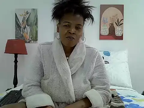 Snapshot of BlackBeautyJuXx chatting on May 31, 9:49 am BlackBeautyJuXx online show from May 31, 9:49 am