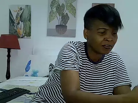 Snapshot of BlackBeautyJuXx chatting on June 9, 8:26 am BlackBeautyJuXx online show from June 9, 8:26 am