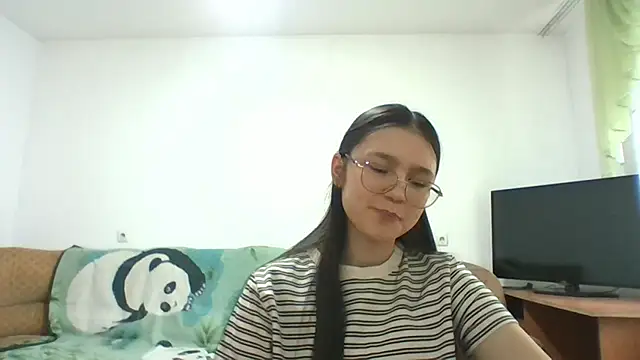 Snapshot of MalindaPerrino chatting on May 11, 7:47 am MalindaPerrino online show from May 11, 7:47 am