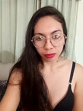 Mia essence online show from May 9, 11:21 pm