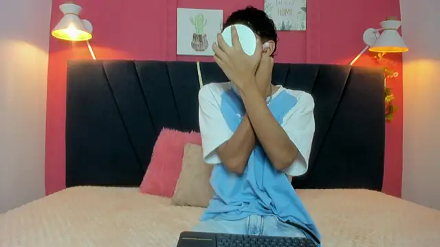 ero boy40 online show from August 6, 1:02 pm