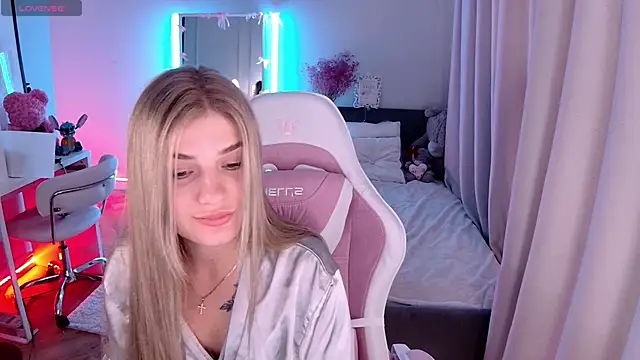 Snapshot of Leri_One chatting on May 14, 6:31 am Leri One online show from May 14, 6:31 am