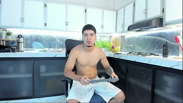 Snapshot of criss_hardcock_ chatting on June 21, 2:30 pm criss hardcock online show from June 21, 2:30 pm