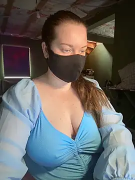 Snapshot of AngelinaSecret chatting on May 31, 8:10 am AngelinaSecret online show from May 31, 8:10 am