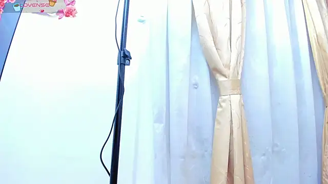 mia18    online show from May 19, 9:21 pm