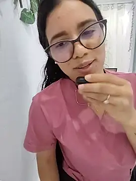 alanahot94 online show from June 13, 7:23 pm