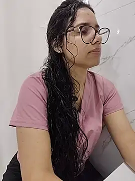 Snapshot of alanahot94 chatting on July 11, 9:27 pm alanahot94 online show from July 11, 9:27 pm