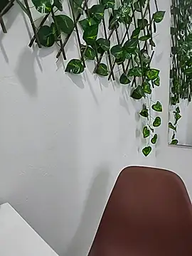 Snapshot of alanahot94 chatting on July 15, 4:12 pm alanahot94 online show from July 15, 4:12 pm
