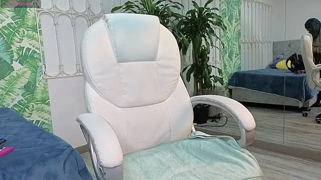 baby julieta00 online show from June 20, 12:30 pm