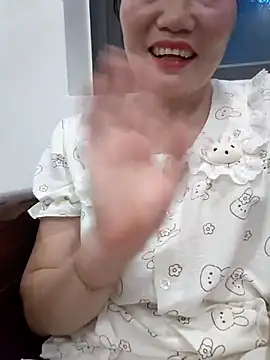 Snapshot of -Trici- chatting on June 26, 11:47 am -Trici- online show from June 26, 11:47 am