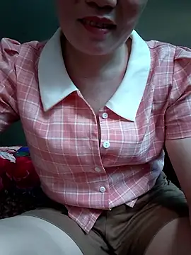 Snapshot of -Trici- chatting on July 1, 9:55 am -Trici- online show from July 1, 9:55 am
