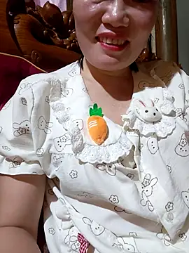 Snapshot of -Trici- chatting on July 6, 3:14 pm -Trici- online show from July 6, 3:14 pm