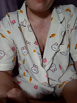 Snapshot of -Trici- chatting on July 14, 10:26 pm -Trici- online show from July 14, 10:26 pm